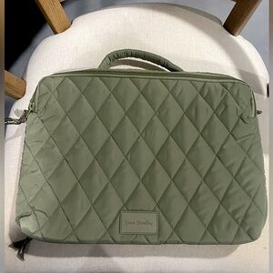 NWOT Vera Bradley Women's Performance Twill Laptop Crossbody Olive Leaf
